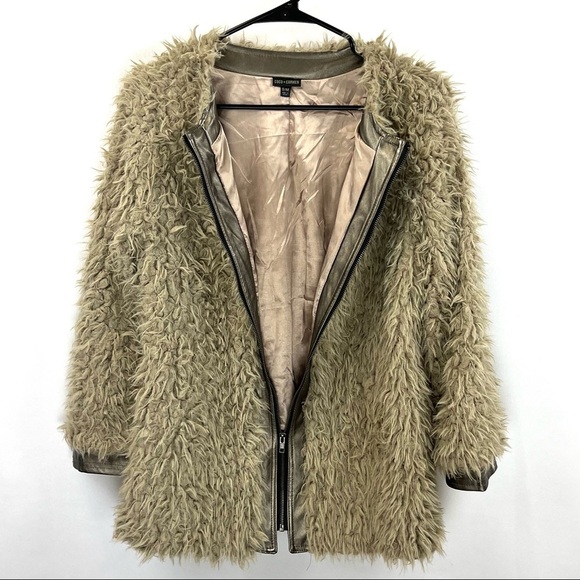 Coco + Carmen Faux Fur Jacket‎  Women's - Size S/M - Picture 3 of 5
